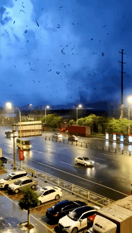 5月14日晚19时左右,苏州市吴江区盛泽镇出现龙卷,为 ef3级龙卷风,中心