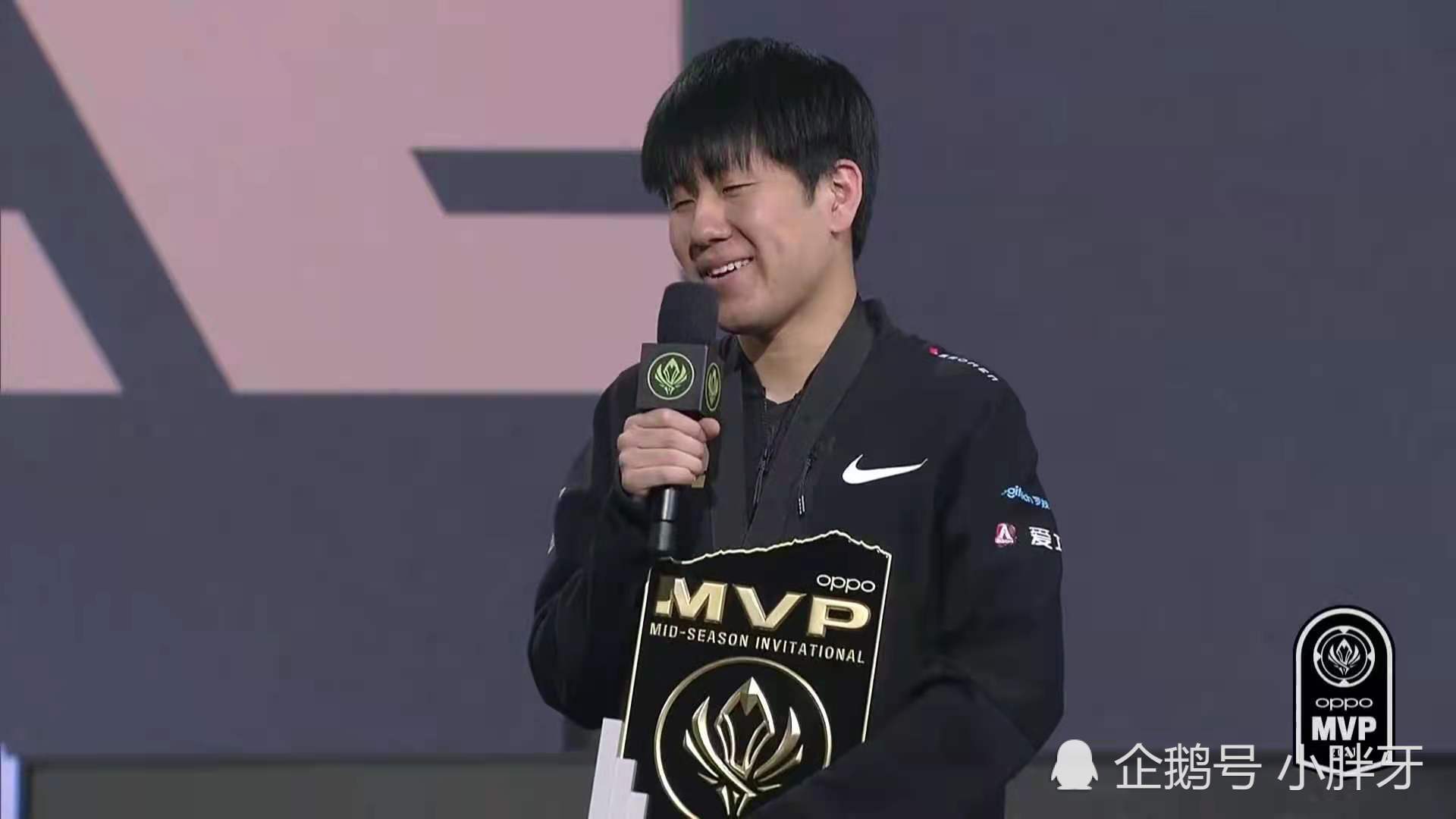 RNG3：2战胜DK夺得冠军，时隔三年RNG再次登顶巅峰，gala一战封神豪取FMVP