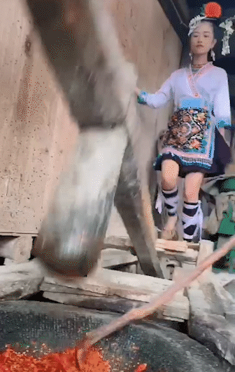 抖音村姑吵架=抖音乡村妇女吵架视频