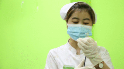 90后援鄂护士再披战袍上战场一天最多接种新冠疫苗500余支