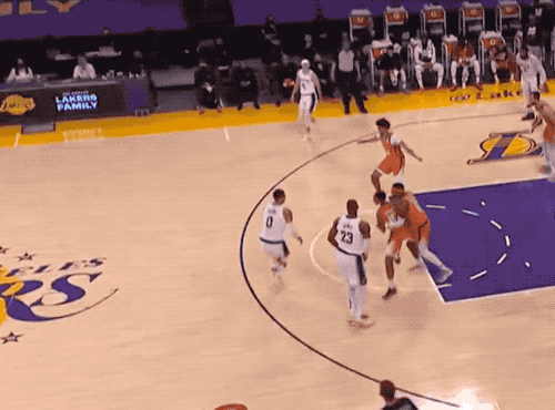 詹姆斯又有神操作?