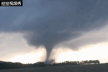 已致死伤哈尔滨又现龙卷风云层遮天蔽日风柱连接天地