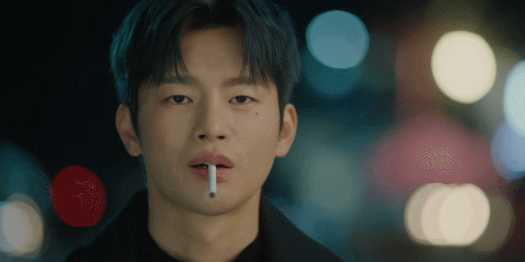 比了…… 那有点欺负人…… 咱就拿去年被拍到街头抽烟的井柏然比吧