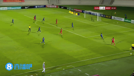 阿兰禁区内一脚抽射,张玉宁补射破门但主裁判鸣哨越位在先进球无效