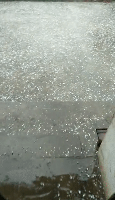 刚刚,贵州这里冰雹如雨下!