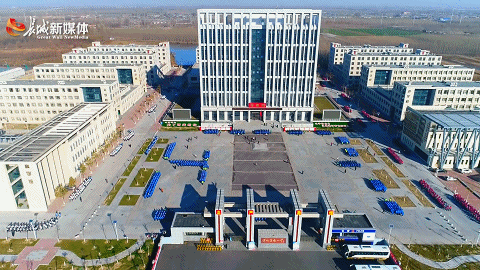 我是刘东,是滦南县第一中学一名高级教师,肩负着教书育人的神圣职责.