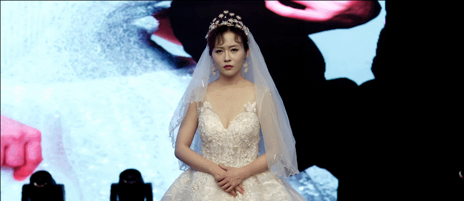 二龙湖比象牙山的事还多?这部全网热播第二的小乡爱超过了刘老根