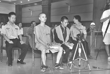 被骗光钱财的两小伙刚满19岁的李志勇在网上认识了一个名为许文敏的人