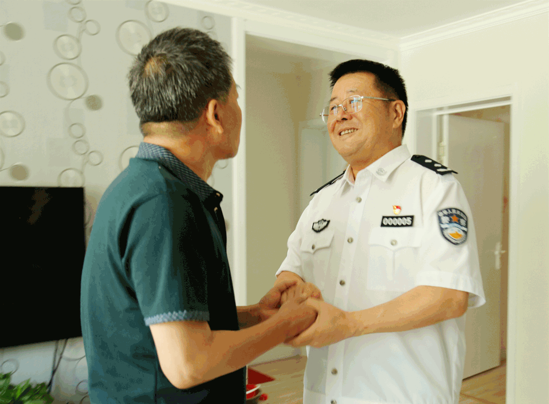 宁夏公安厅领导走访慰问老党员和基层单位