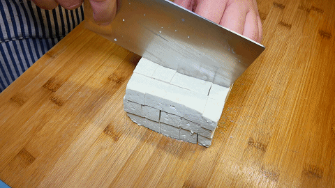 豆腐这样做太好吃了,外焦里嫩,营养味美,米饭都要多吃一碗_腾讯新闻