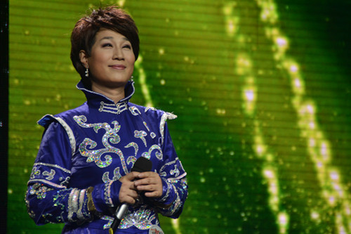 国宝级"女低音"惊现《中国红歌会》 直晋80强