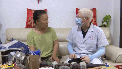 太原:家庭医生上门护理,社区居民老有所"医"!(视频)