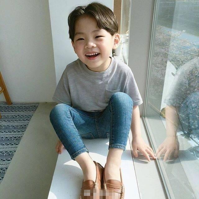 条纹中筒足球袜好看吗，条纹中筒足球袜好看吗图片