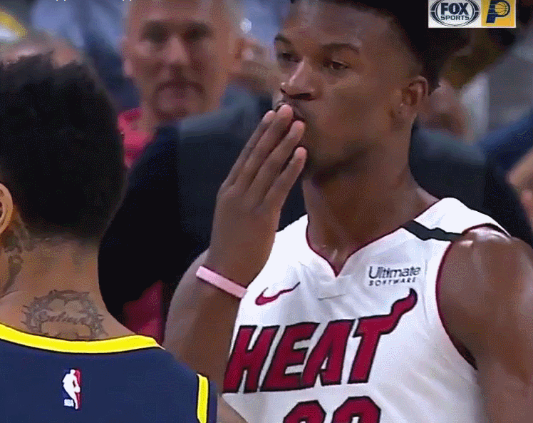 最后一年5000万啊自由市场一开始就直接跟巴特勒续约瞅瞅热火,莱利这