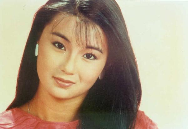 52岁张曼玉近状,再次露面瘦到吓人!