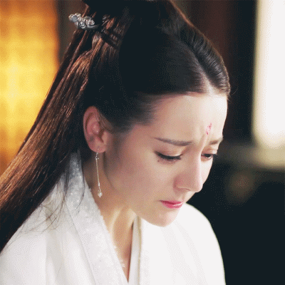 仙女落泪盘点:刘亦菲杨幂赵丽颖迪丽热巴,谁的眼泪落在你心上?