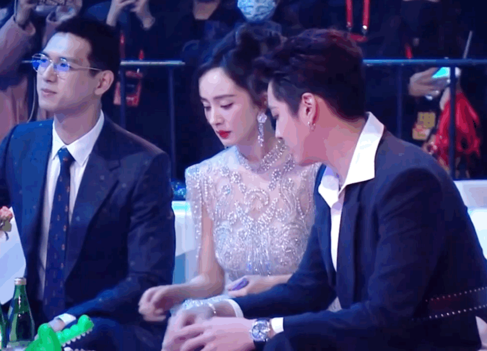 杨幂,宋祖儿参加活动无视李现的存在,被网友质疑太高冷.