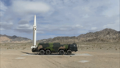 记者在战位丨火箭军快速反应成功发射两枚新型导弹_腾讯新闻