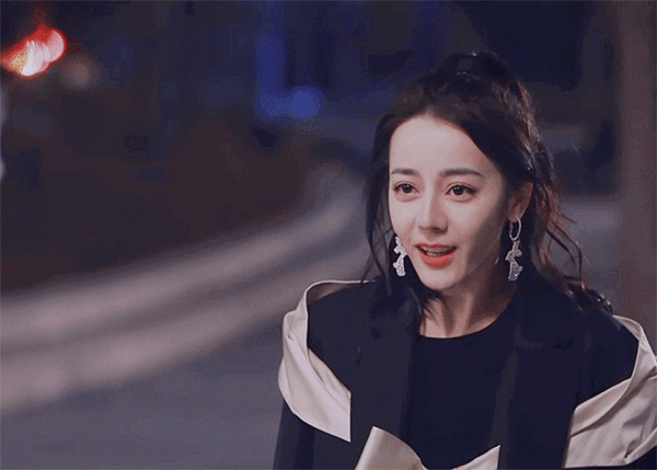 迪丽热巴是最适合演女明星的人选!|《你是我的荣耀》乔晶晶造型解析