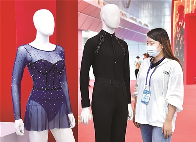 圖為北京科技周活動主場室內主題展區中展出的高性能多功能冬奧服裝服飾。 新華社記者 任超 攝