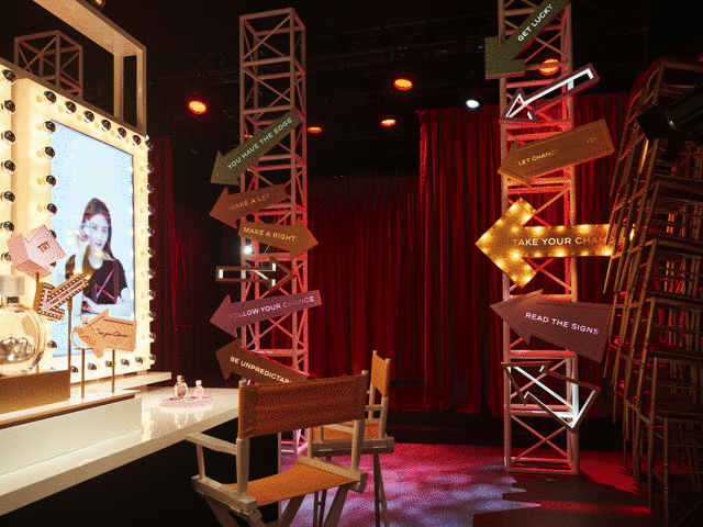 你准备好的话,那就登台吧,穿过幕布就是真实的"舞台".