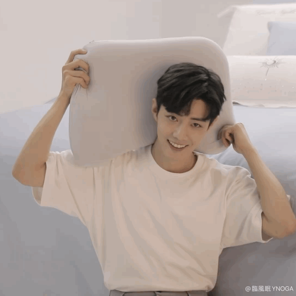 肖战代言人还给大家申请了包邮,肖战真的是太体贴了,考虑了打工人的不