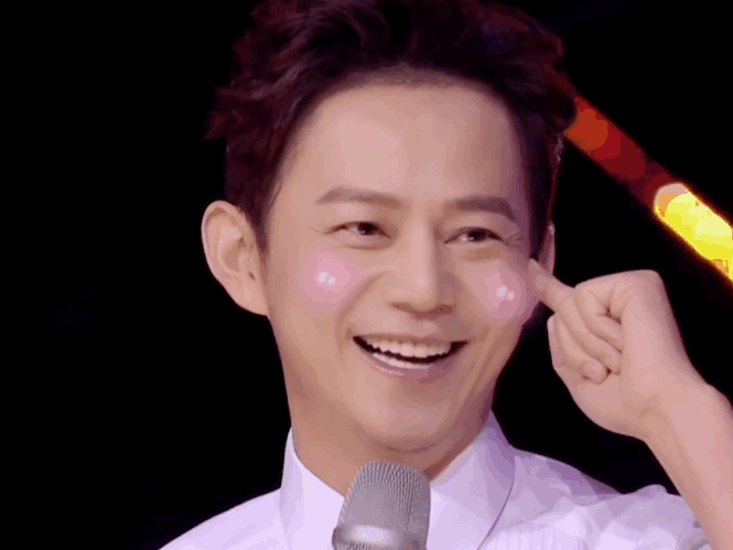 47岁大暖男何炅被吴亦凡牵连被骂,我们总是对好人要求过高