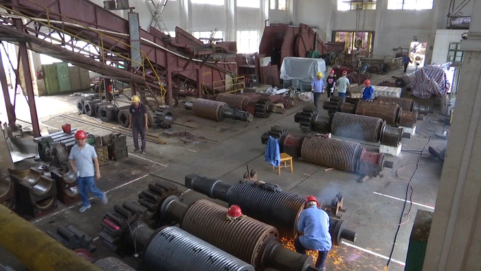 南圩糖厂新榨季预计过榨40万吨设备检修工作进行中