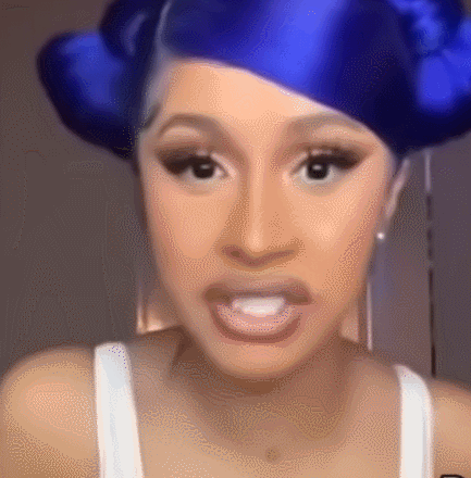 卡迪比生娃盖lv毯子被狂骂!网友:以为自己很高贵?暴发户_腾讯新闻