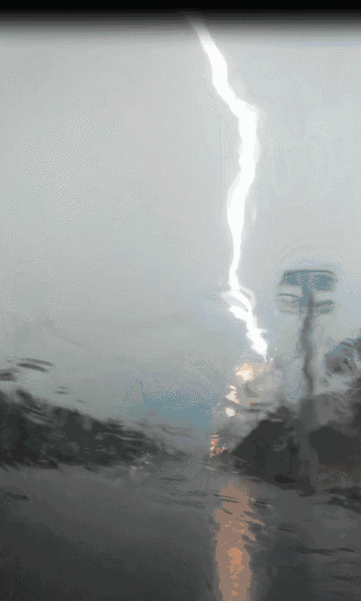 雷电也太可怕了吧!好一招大气的必杀技