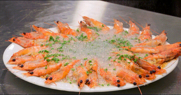 厨师长教你蒜蓉粉丝开背虾的快捷做法虾鲜味美老少皆宜