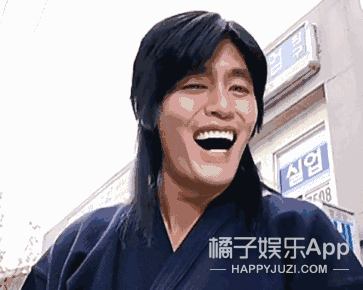 还记得坏笑弟弟表情包王锡玄吗16岁带小女友上节目