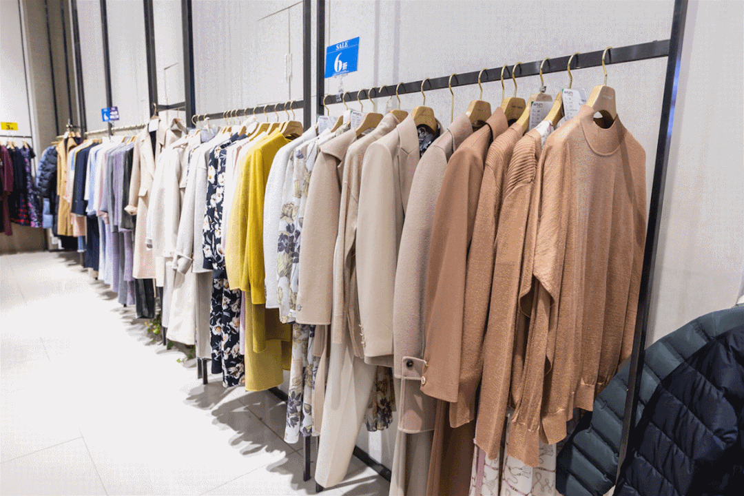 卖衣服的也很难啊!_腾讯新闻