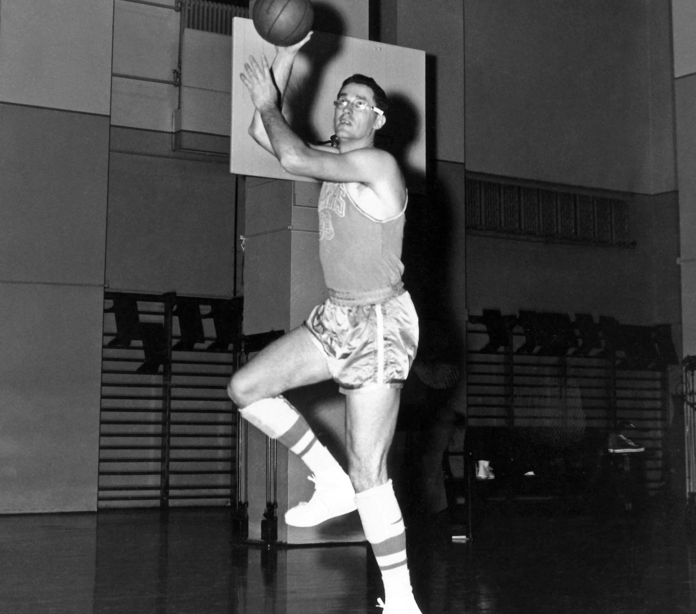 nba76大巨星之乔治麦肯