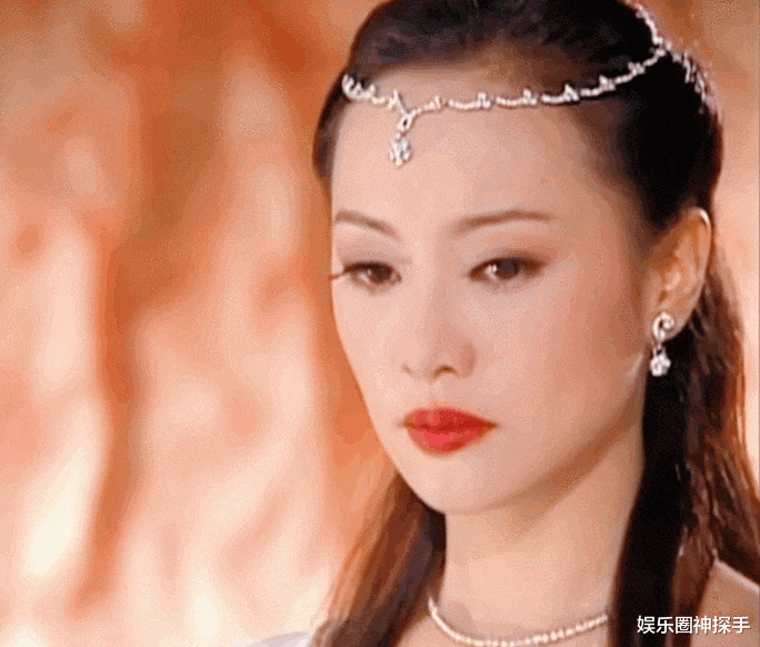 关颖45岁依旧靓丽,6岁女儿很时尚,2个儿子像双胞胎_腾讯新闻