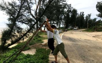 搞笑说说:听说吃鱼可以补脑让人变聪明