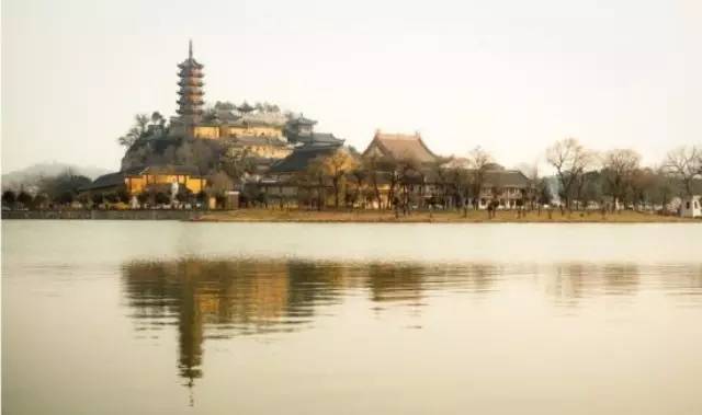 以下内容出自果卿居士编写的《现代因果实录》.