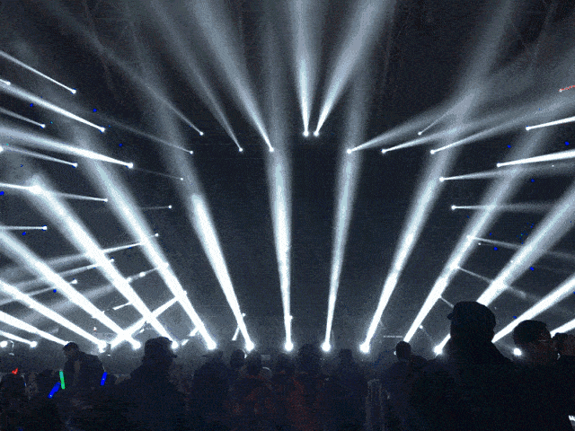 师门的精心雕琢经过多个日夜的努力活动地点:星光广场(启幕 灯光秀 )