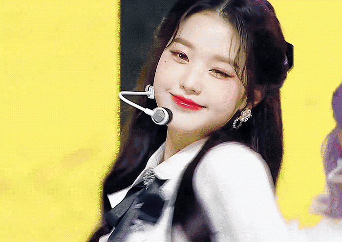 未成年爱豆被造谣表情太油腻张元英作为爱豆表情用力过猛