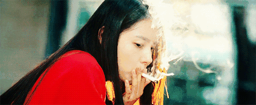 2015年,他和闵孝琳公布恋情的时候,双方经纪公司带头祝福.