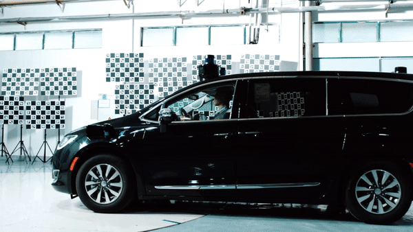 AutoX的RoboTaxi超级工厂首曝光 出厂即可无人驾驶