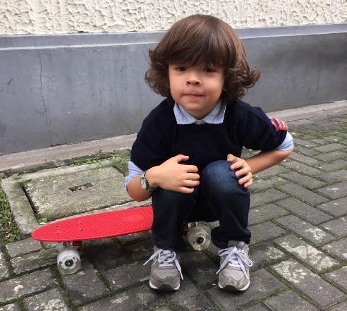 长相奇丑的名模吕燕,凭什么成了世界级超模?