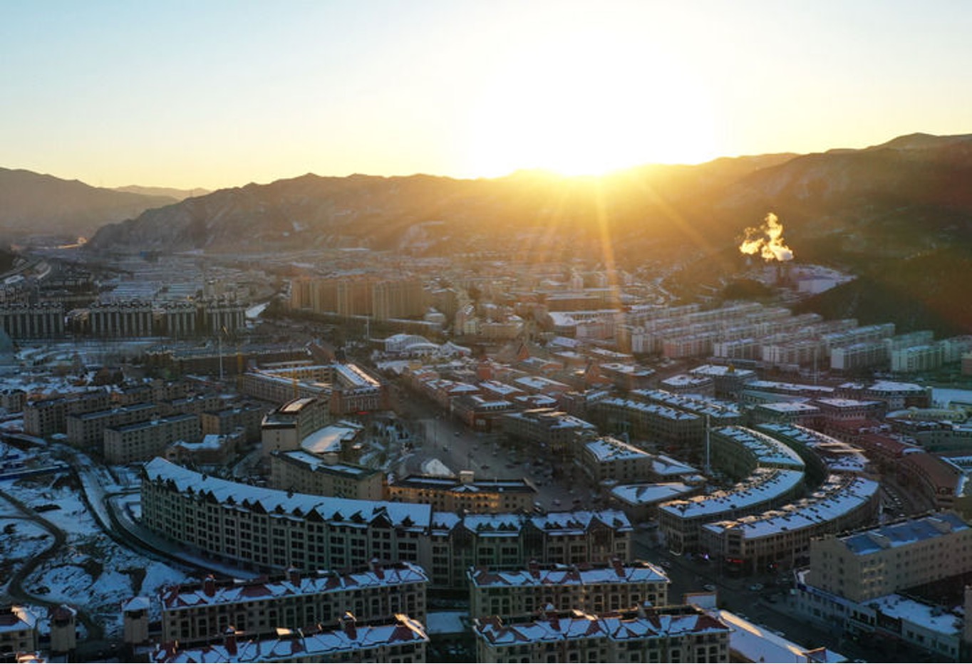 2021年11月23日,张家口市崇礼区景色(无人机照片).新华社记者杨世尧摄