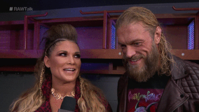 充满了期待自己对和老公的首次擂台合作采访中凤凰女则表示尴尬甩起