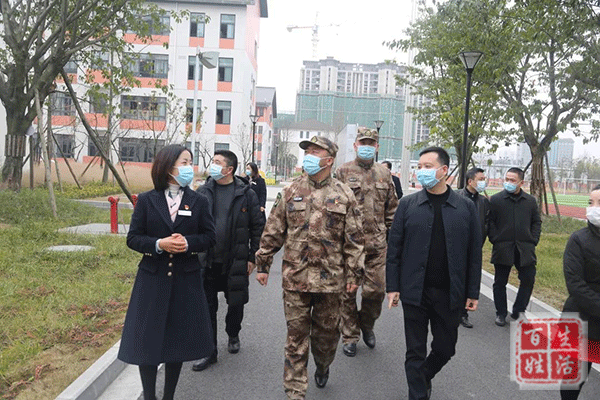 成都市委常委董智勇一行调研永丰小学