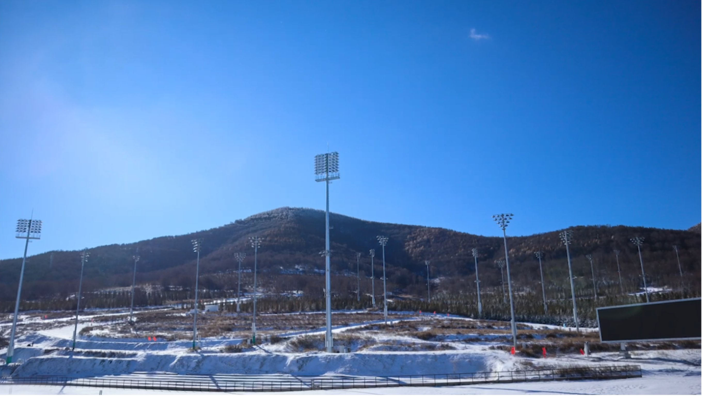 国家越野滑雪中心随山就势原生态可拆除临建物尽其用