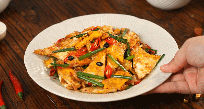 豆豉辣炒荷包蛋鸡蛋这样炒鲜香下饭上桌就光盘儿