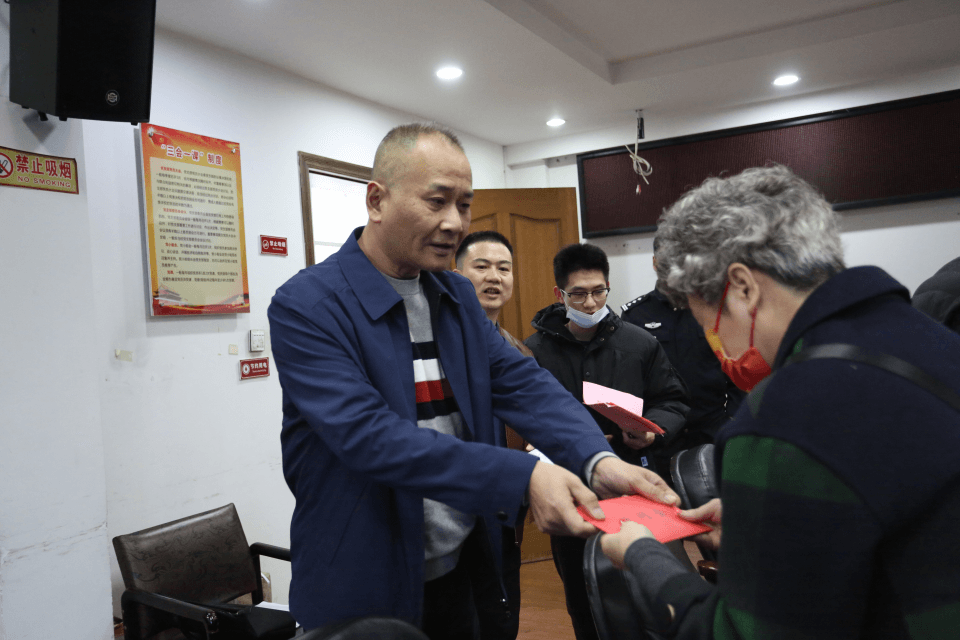 市领导蔡立新开展春节前走访慰问活动