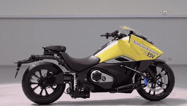 本田又秀黑科技自平衡摩托升级