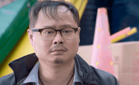 贡献了一个大火表情包,以及一段经典的"三口一头猪",成为作品高能看点